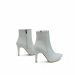 Beyaz Beyaz Yandan Fermuarlı İnci Topuklu Kadın Bot