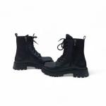 Siyah Cilt Zincir Detaylı Bağcıklı Yandan Fermuarlı Kadın Bot