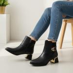 Siyah Gold Toka Detaylı Fermuarlı Kadın Topuklu Bot