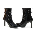 Siyah Rugan Toka Detaylı Yandan Fermuarlı Yüksek Topuklu Kadın Bot