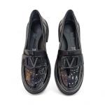 Siyah Rugan V toka Detaylı Kadın Loafer