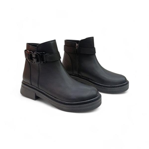 Siyah Toka Detaylı Fermuarlı Kadın Bot