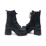 Siyah Toka Detaylı Bağcıklı Yandan Fermuarlı Topuklu Kadın Bot