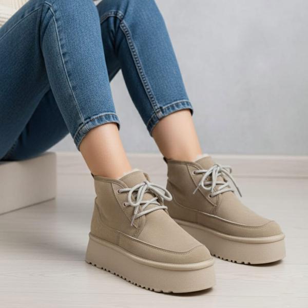 UGG Bej Yüksek Taban Bağcıklı Kadın Bot