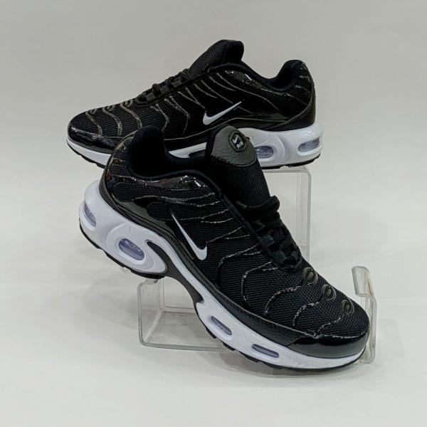 Nike Teen Air Fie Beyaz Taban Siyah Beyaz