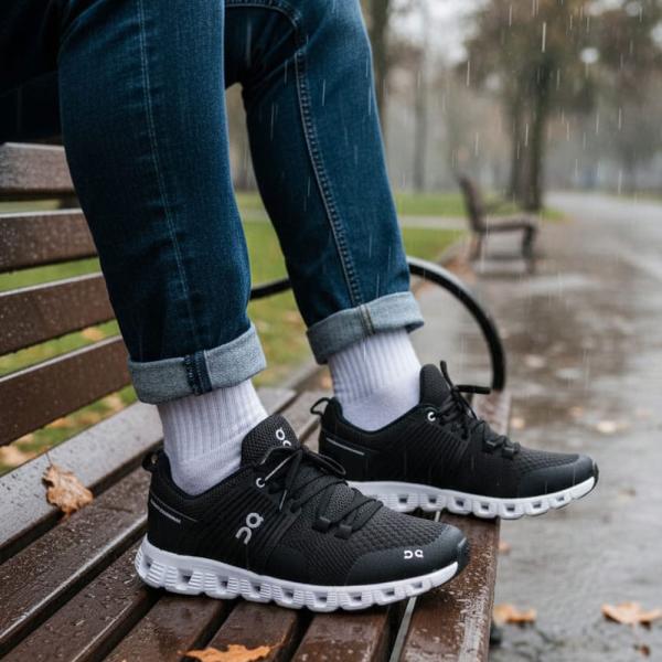 On Cloud Siyah Taban Beyaz