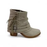 Bej Süet Püskül Toka Detaylı Fermuarlı Detaylı Kadın Topuklu Bot