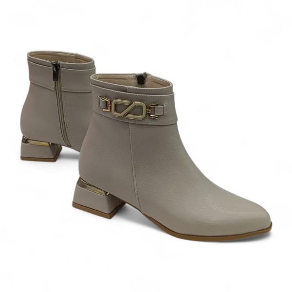 Bej Taş Detaylı Yandan Fermuarlı Kısa Topuklu Kadın Bot