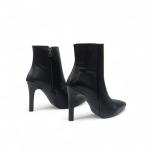 Siyah Siyah Yandan Fermuarlı İnci Topuklu Kadın Bot