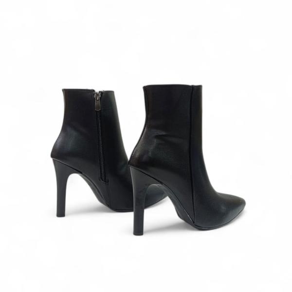 Siyah Siyah Yandan Fermuarlı İnci Topuklu Kadın Bot