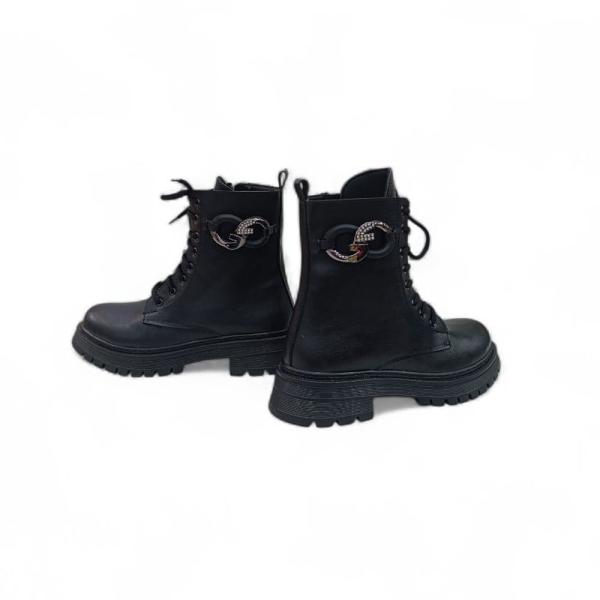 Siyah Cilt Zincir Detaylı Bağcıklı Yandan Fermuarlı Kadın Bot