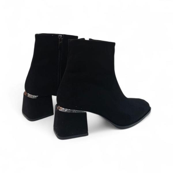 Siyah Süet Kısa Topuklu Yandan Fermuarlı Galvaniz Ökçe Kadın Bot