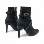 Siyah Cilt Toka Detaylı Yandan Fermuarlı Yüksek Topuklu Kadın Bot