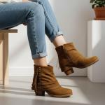 Taba Süet Püskül Toka Detaylı Fermuarlı Detaylı Kadın Topuklu Bot