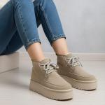 UGG Bej Yüksek Taban Bağcıklı Kadın Bot